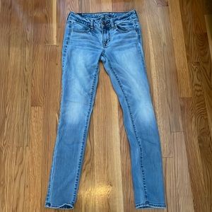 American Eagle Light Wash Jeggings / Super Stretch / Size 4
